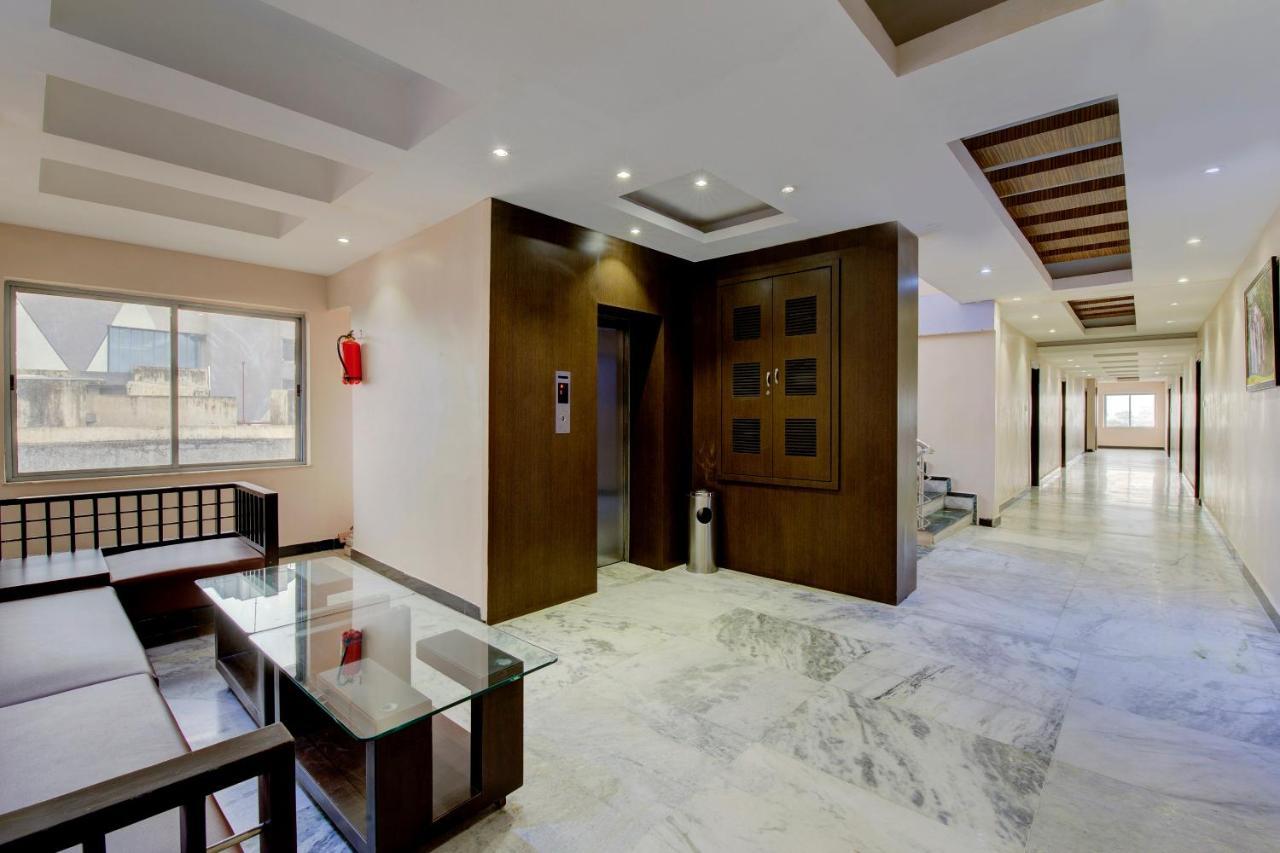 Oyo 1545 Hotel Shivani International Ahmedabad Exterior photo
