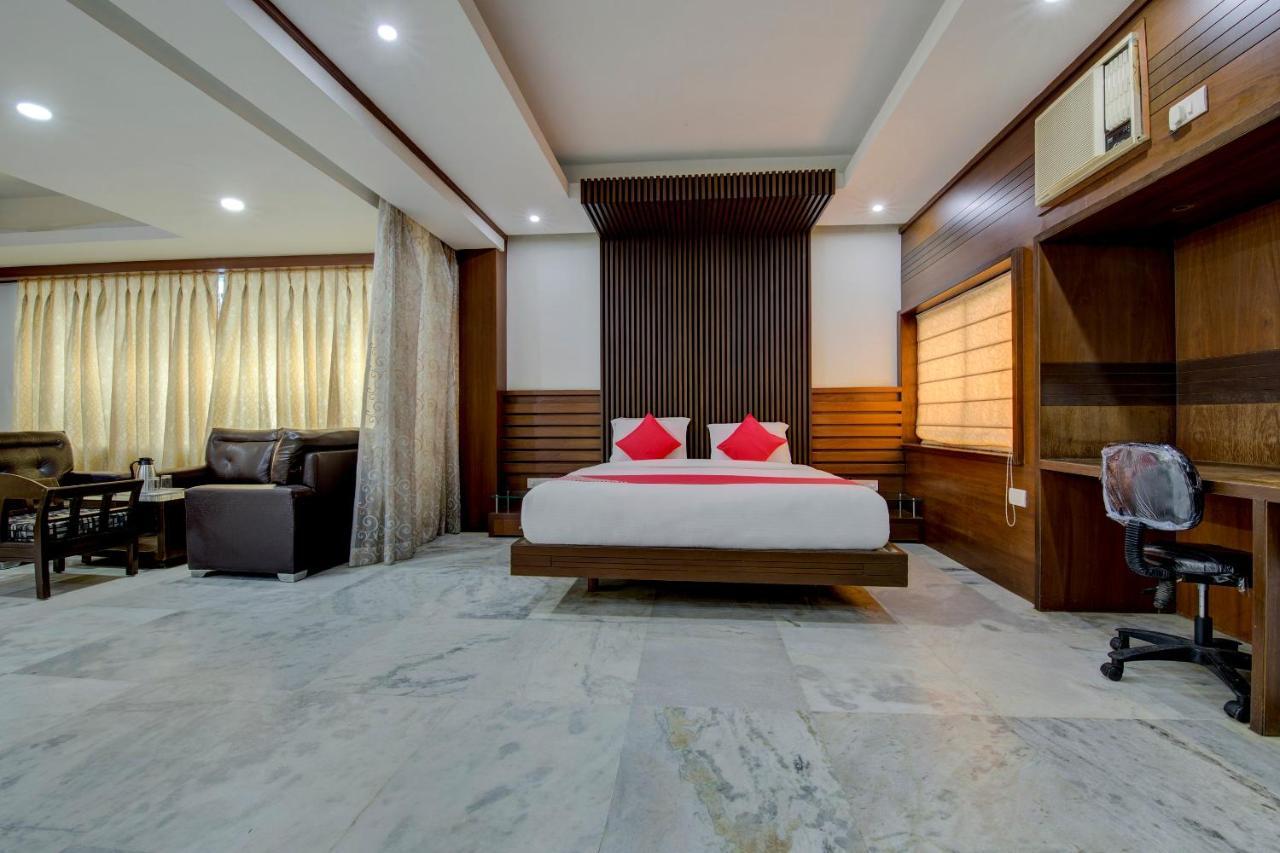 Oyo 1545 Hotel Shivani International Ahmedabad Exterior photo
