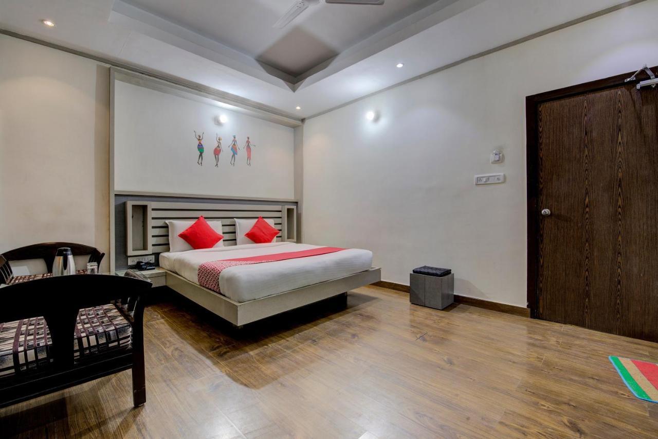 Oyo 1545 Hotel Shivani International Ahmedabad Exterior photo