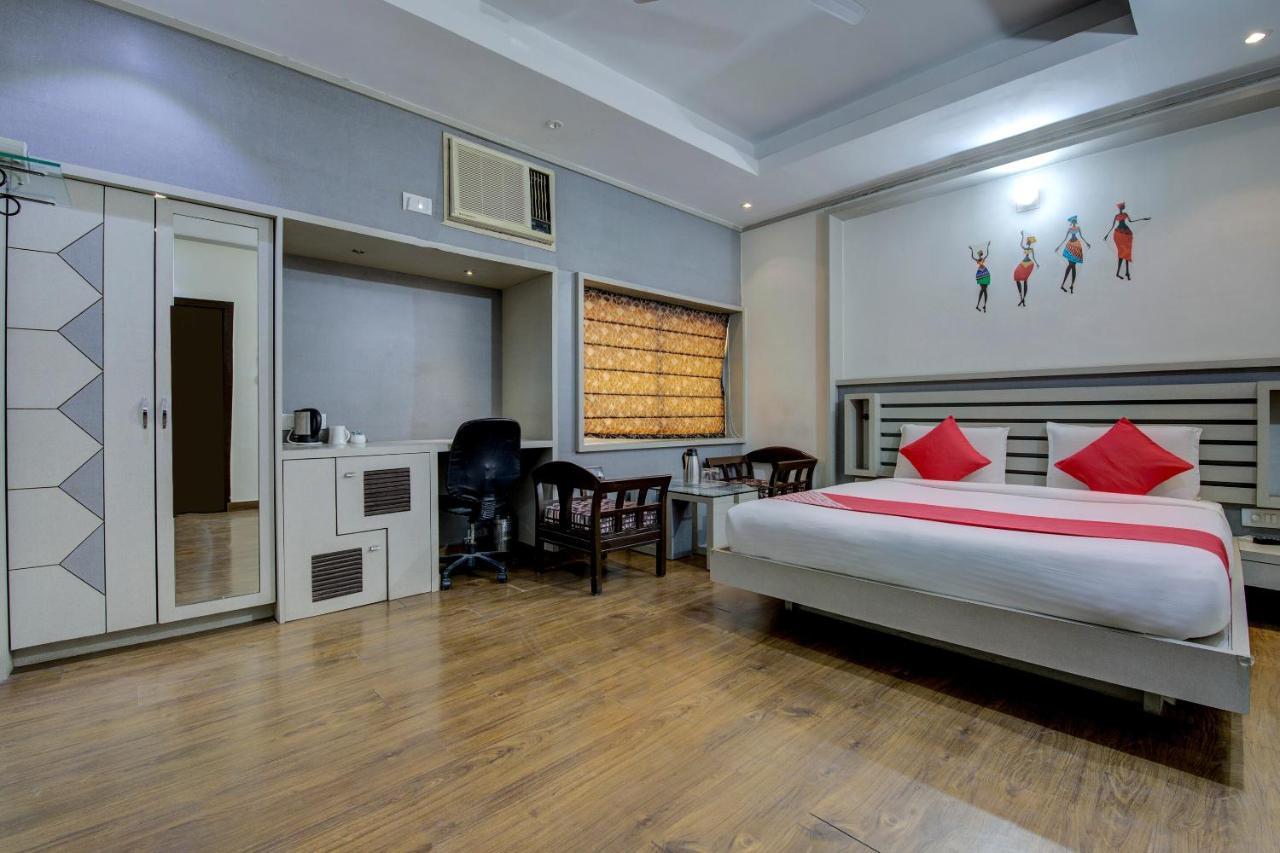Oyo 1545 Hotel Shivani International Ahmedabad Exterior photo