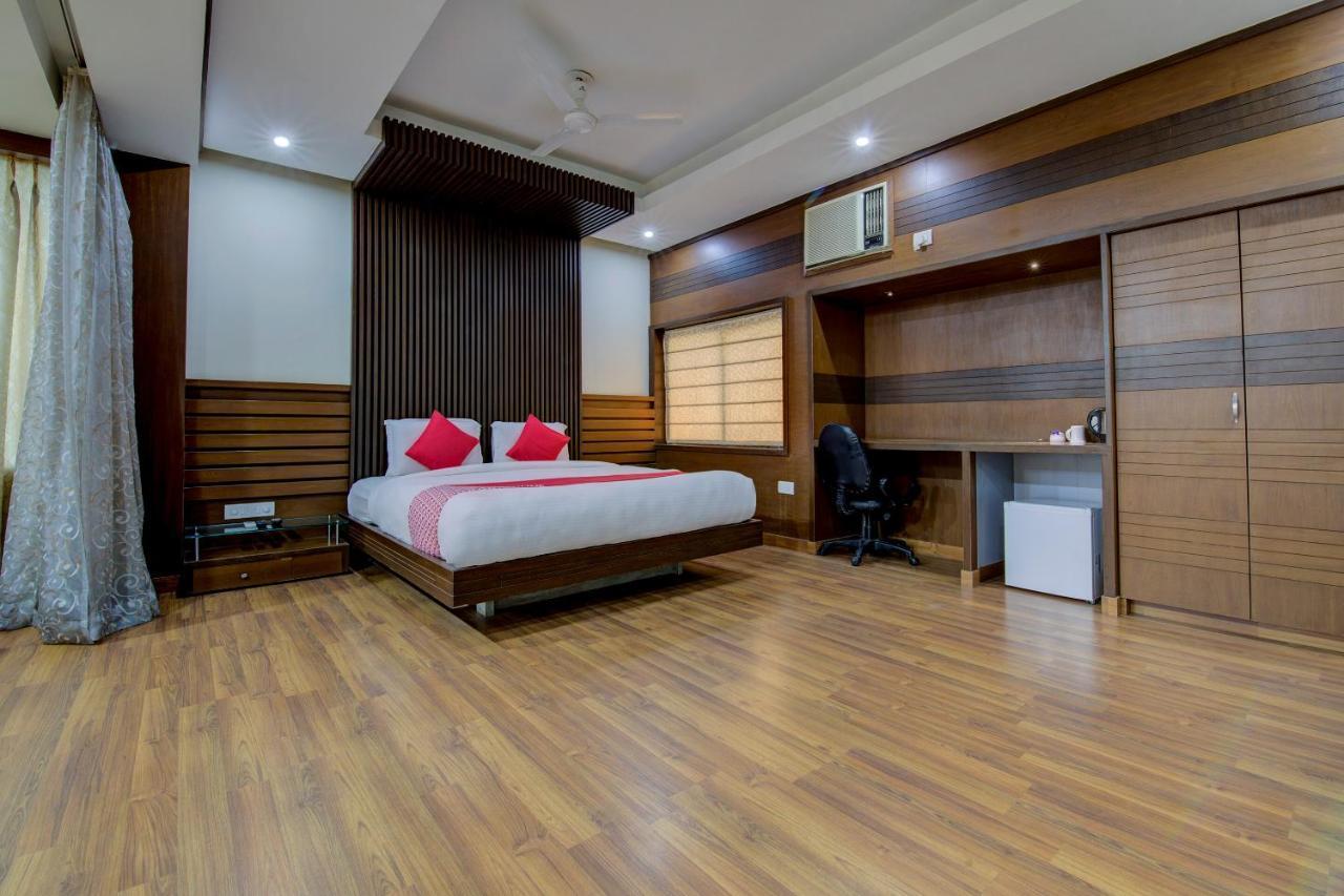 Oyo 1545 Hotel Shivani International Ahmedabad Exterior photo