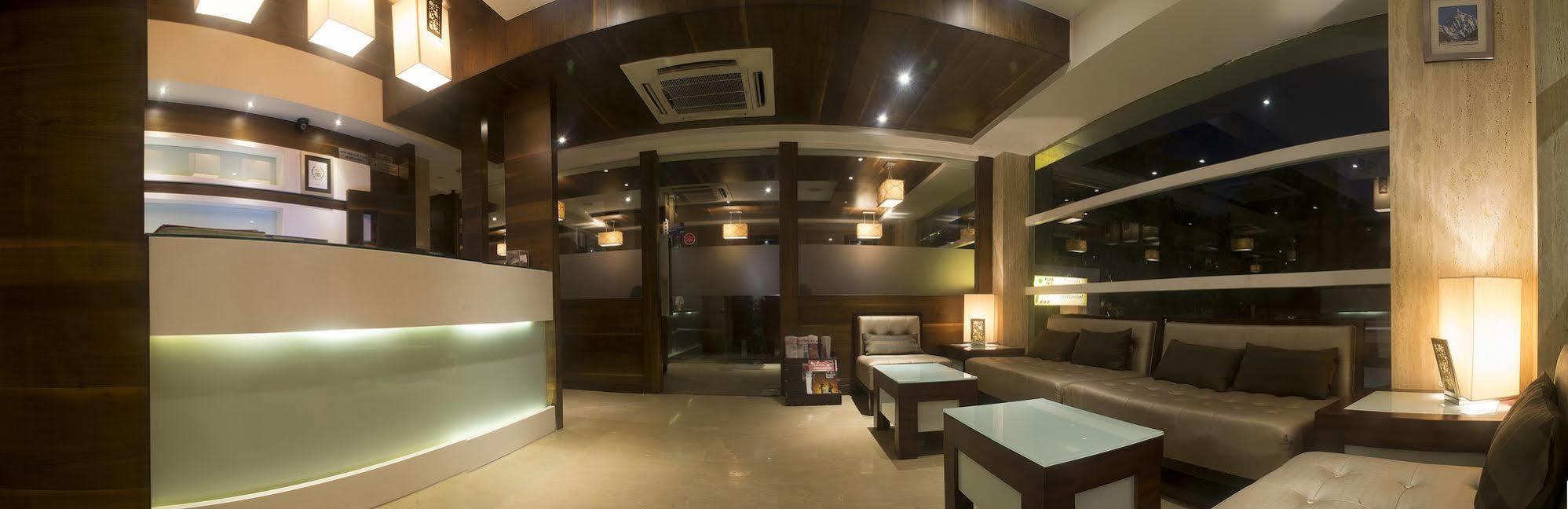 Oyo 1545 Hotel Shivani International Ahmedabad Exterior photo